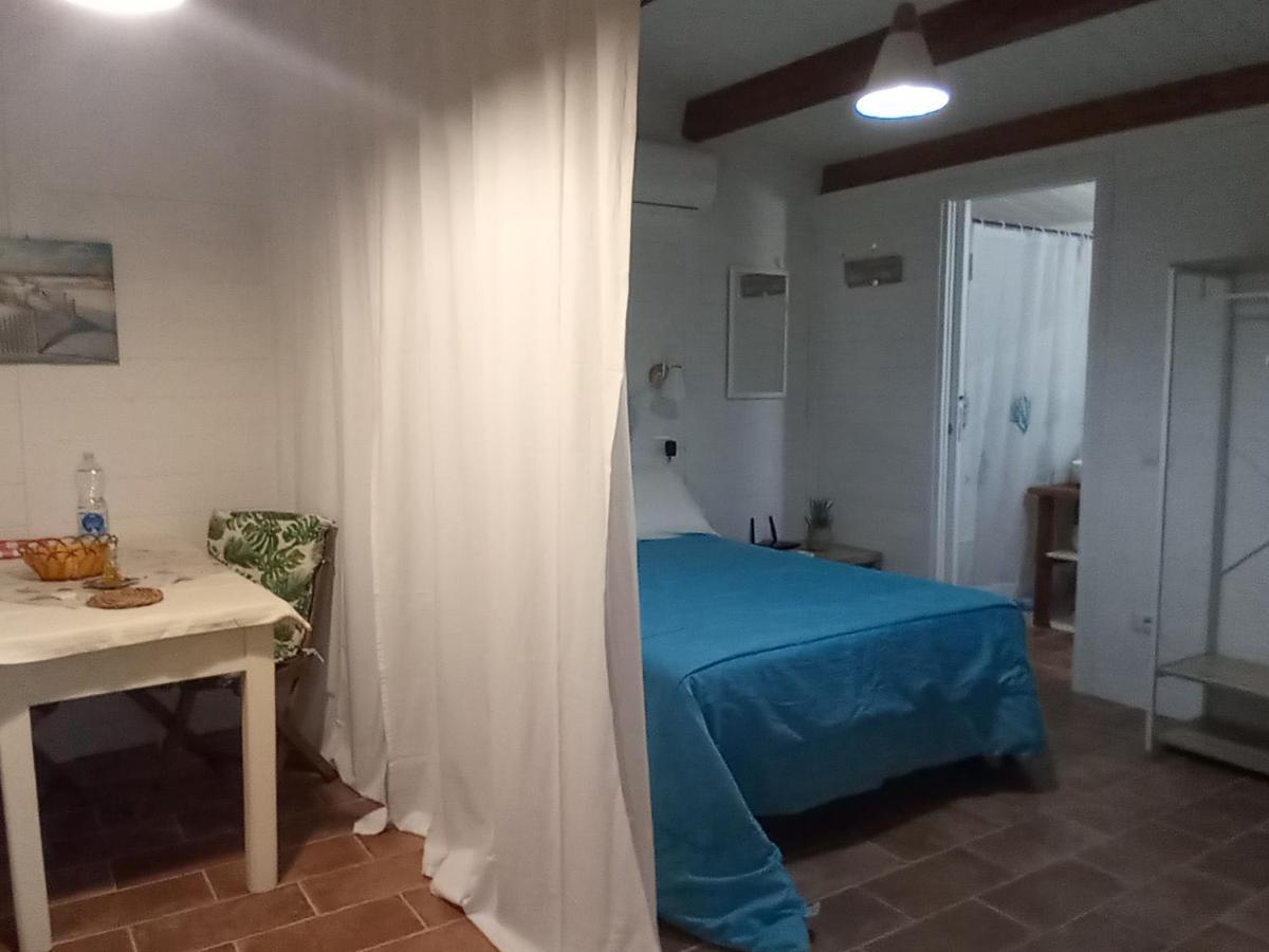 Domus Antiga Appartamenti San Giovanni Suèrgiu Exteriör bild