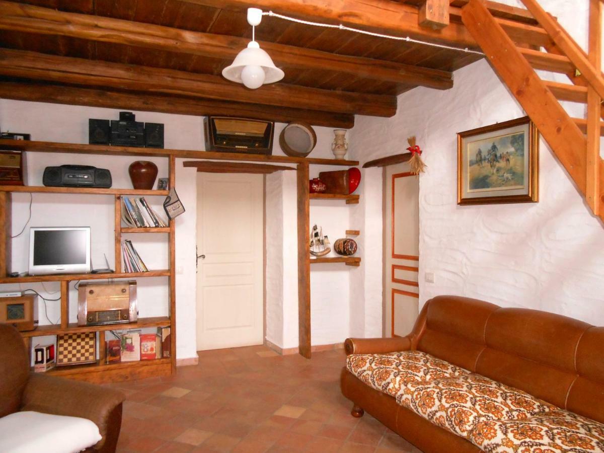 Domus Antiga Appartamenti San Giovanni Suèrgiu Exteriör bild