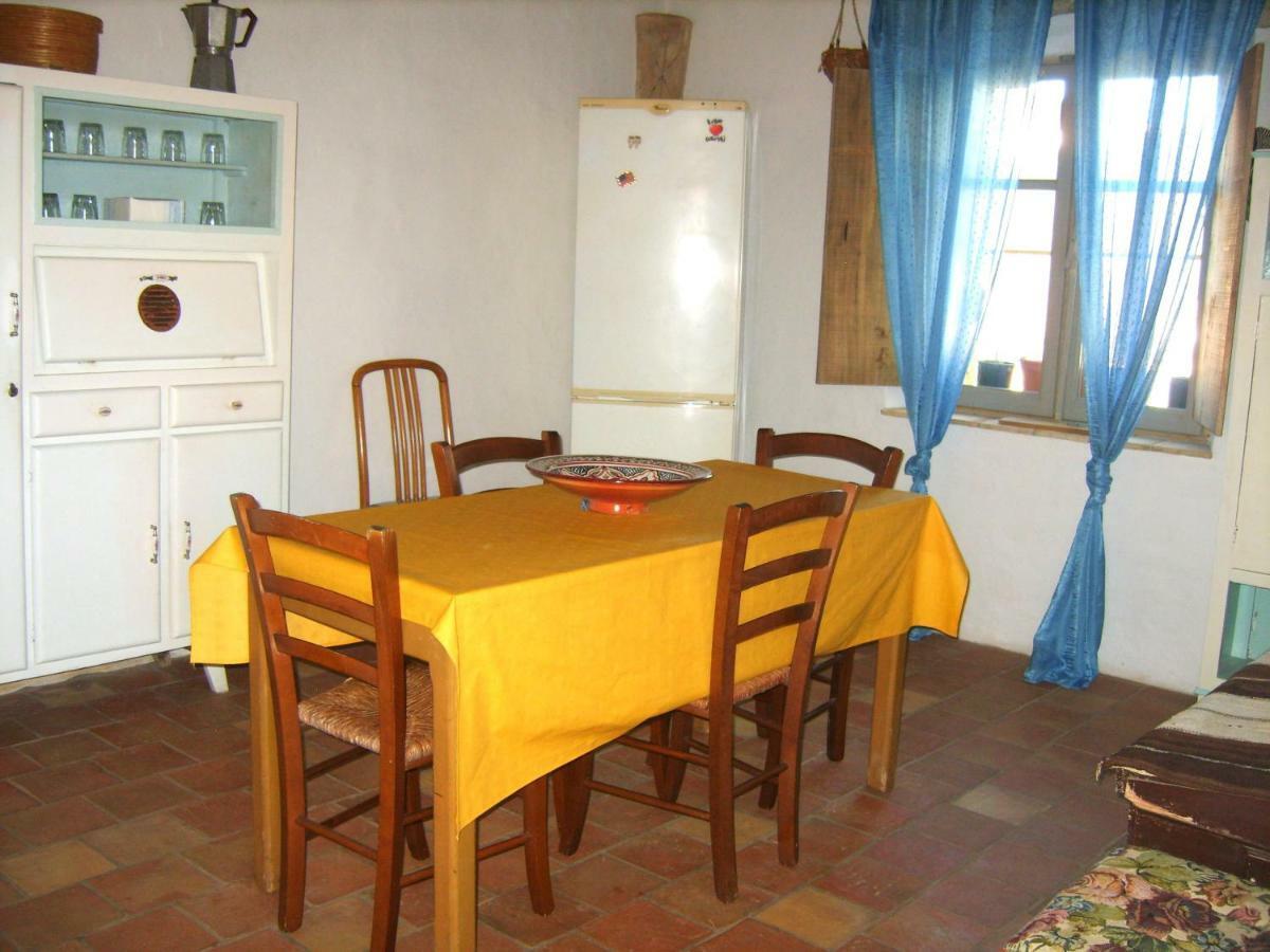 Domus Antiga Appartamenti San Giovanni Suèrgiu Exteriör bild