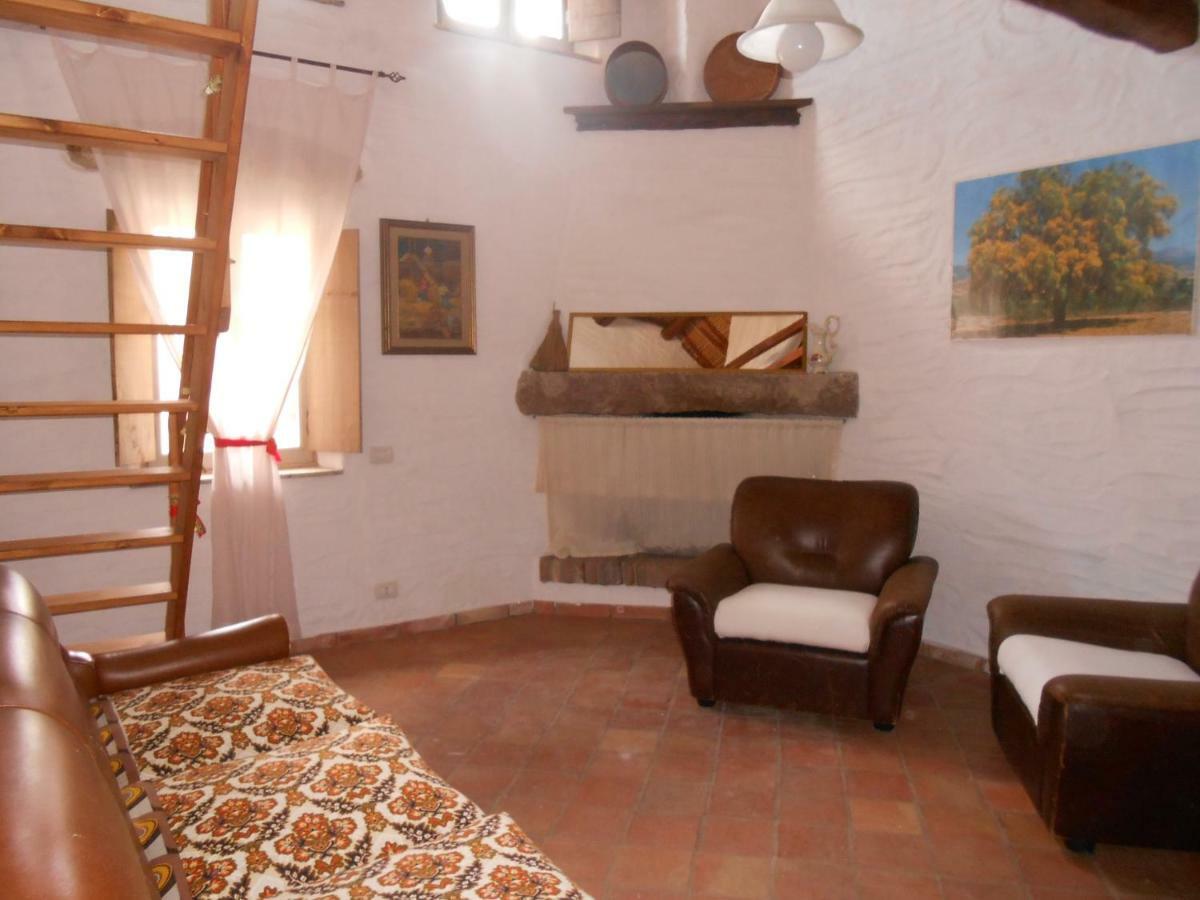 Domus Antiga Appartamenti San Giovanni Suèrgiu Exteriör bild
