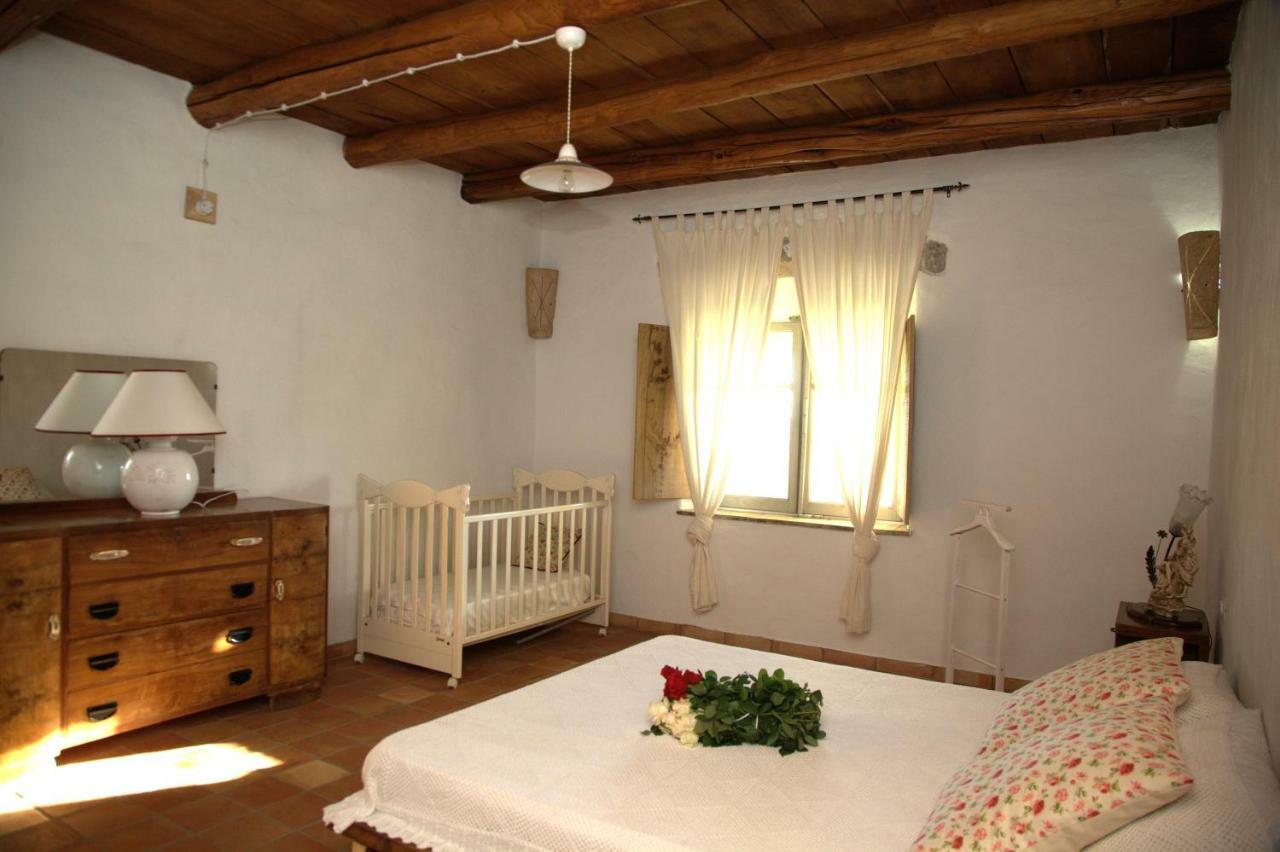 Domus Antiga Appartamenti San Giovanni Suèrgiu Exteriör bild